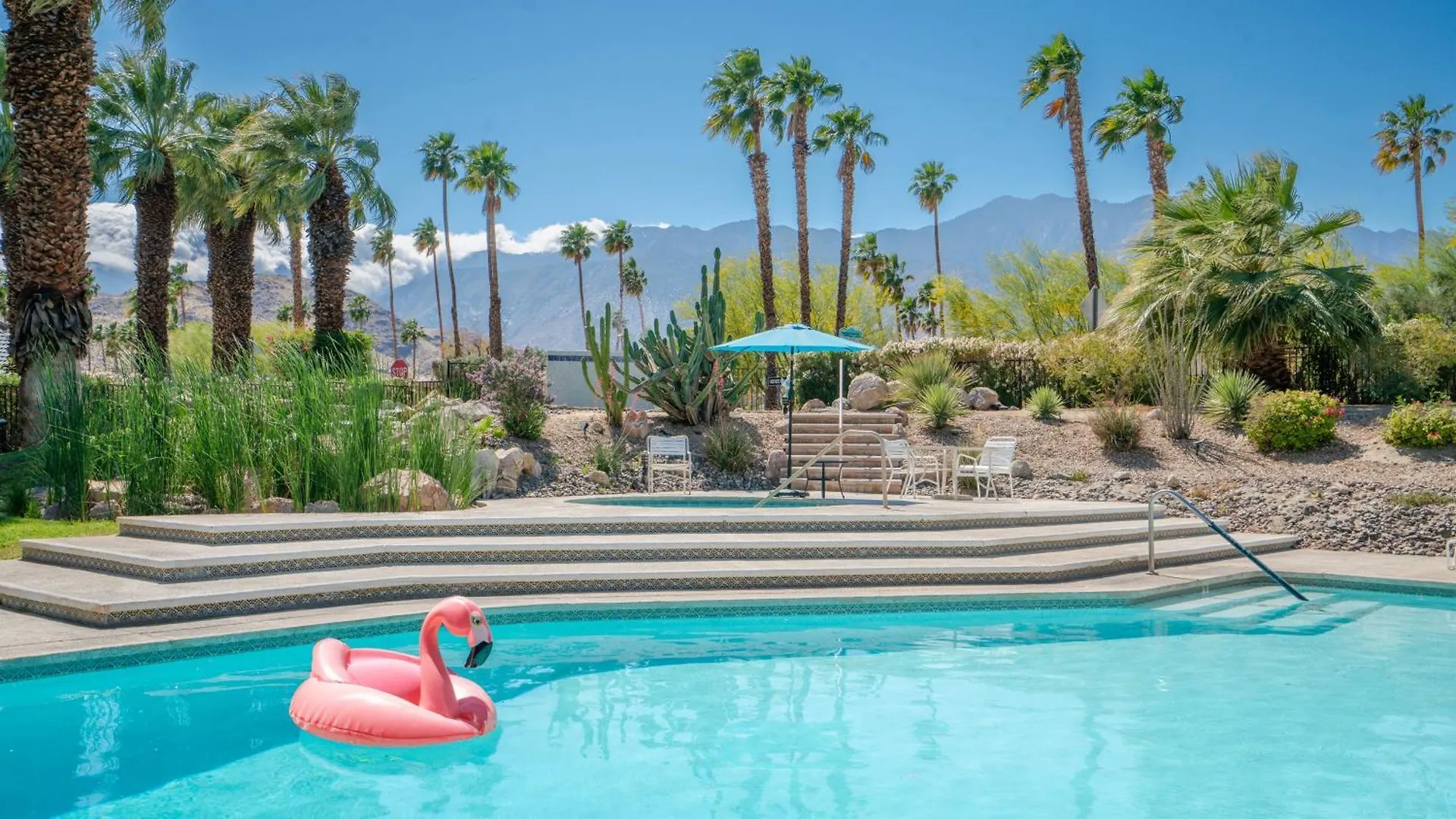 Aparthotel Girls Trip With Pool ,Hot Tub, Games, Tennis Court Palm Springs