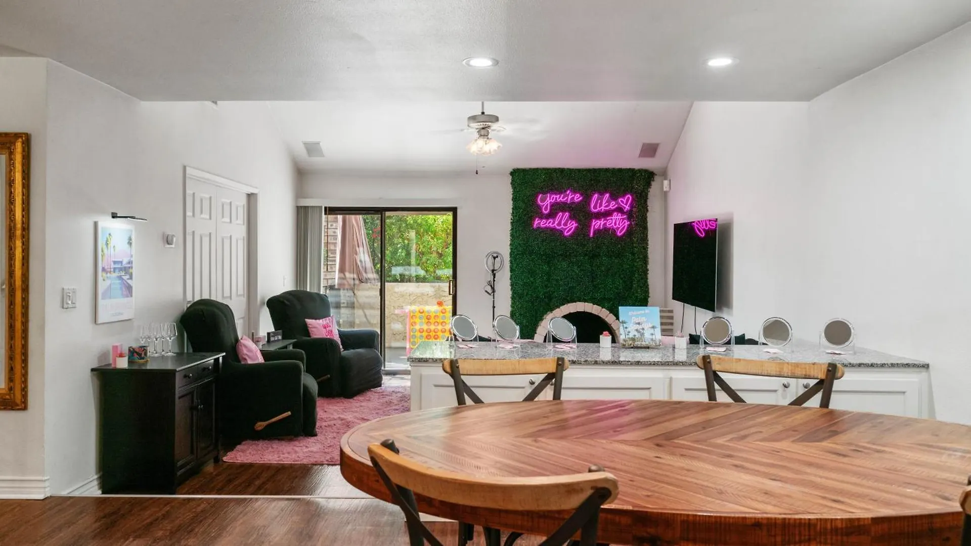 Girls Trip With Pool ,Hot Tub, Games, Tennis Court Palm Springs